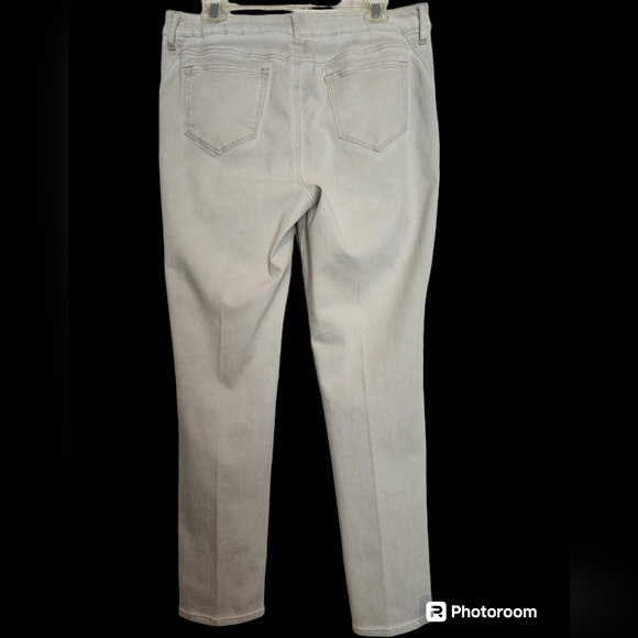 Chico's Platinum 5 pocket Jegging White Size 10 or 12 (1.5) - Picture 2 of 7